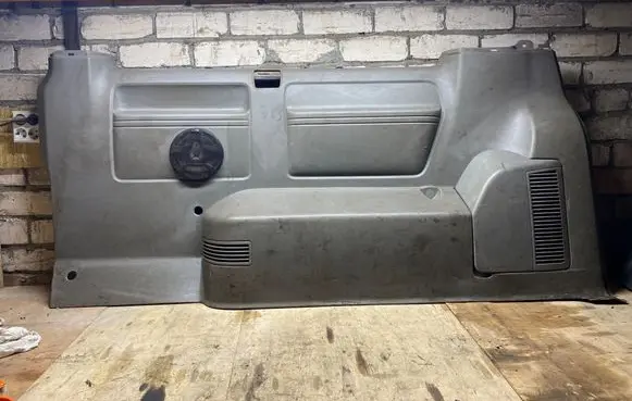 Volkswagen Transporter - Caravelle T5 Trunk/boot lower side trim panel 7H9868716F 310102301