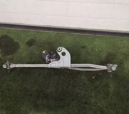 Mini One - Cooper Coupe R56 Front wiper linkage and motor 7138789