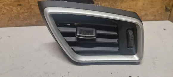 Nissan Qashqai Dashboard side air vent grill/cover trim 687604EA0A
