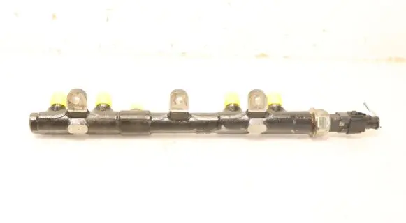 Renault Master III Fuel main line pipe
