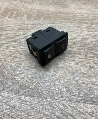 BMW 5 E39 Electric window control switch 8368974