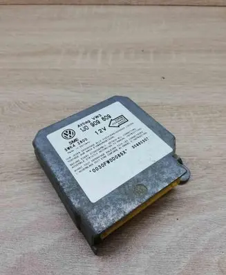 Volkswagen Golf III Airbag control unit/module 1J0909609 5WK42800