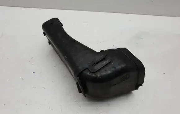 BMW 3 E36 Air intake duct part 7597584 70516743 10737810