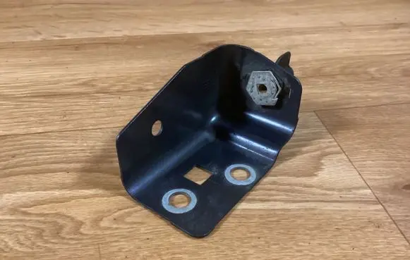 Opel Insignia A Radiator mount bracket 0409