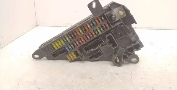 BMW 5 E60 E61 Fuse module 6906619