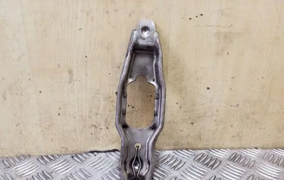 Volkswagen PASSAT B8 Clutch release arm fork 02J141703C