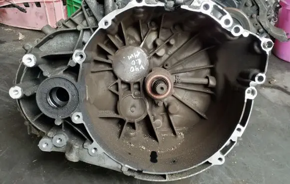 Volvo V40 Manual 5 speed gearbox EU1R7002LEB T1GH4 1285134