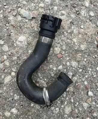 BMW 5 E39 Engine coolant pipe/hose 2247879