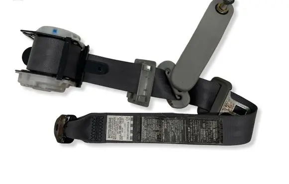 Mitsubishi Pajero Rear seatbelt N1527