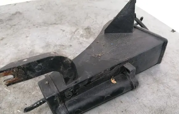 Audi A4 S4 B7 8E 8H Intake resonator 8E0201803H