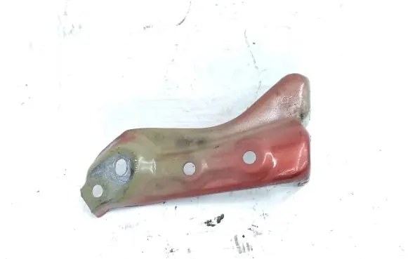Honda CR-V Fender mounting bracket