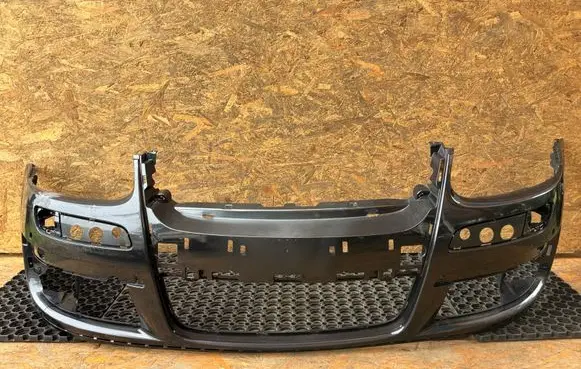 Volkswagen Golf V Front bumper 1K0807221D