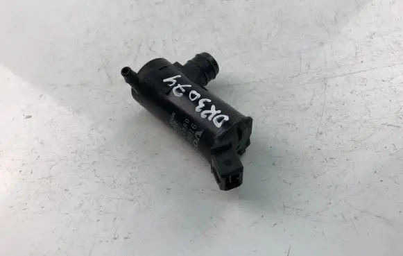 Volvo V70 Windscreen/windshield washer pump 9169611
