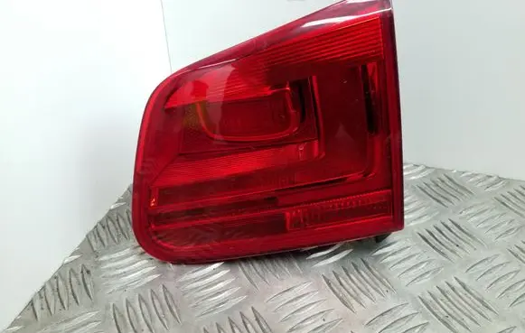 Volkswagen Tiguan Tailgate rear/tail lights 5N0945094 5N0945310