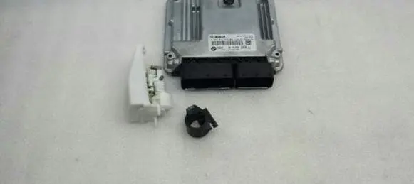 BMW 1 E81 E87 Engine control unit/module 8573258 N47D20