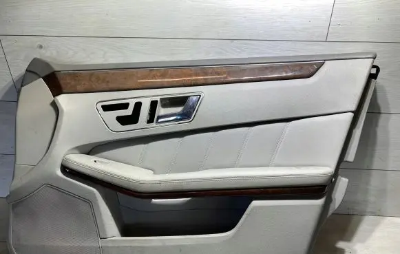 Mercedes-Benz E W212 Front door card panel trim 2127270090