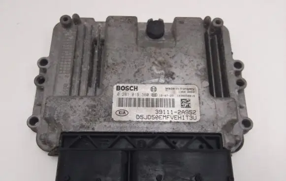 KIA Ceed Engine control unit/module 391112A952 0281019360