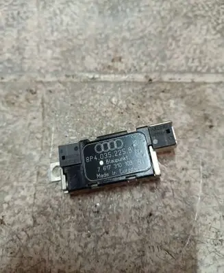 Audi A3 S3 8P Aerial antenna amplifier 8P4035225B