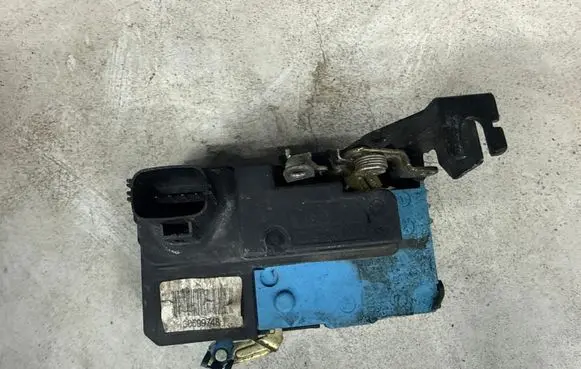 Volvo S80 Front door lock 30699748