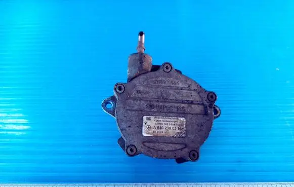 Mercedes-Benz B W245 Vacuum pump A6402300365 42499 14S101411500