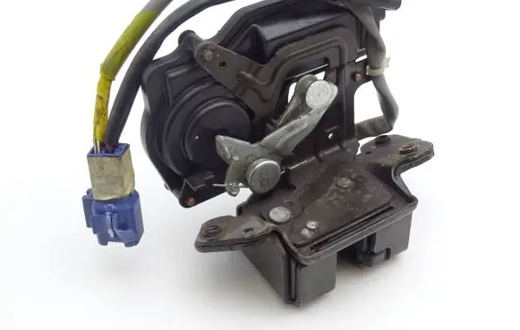 Toyota Corolla Verso E121 Tailgate/trunk/boot lock/catch/latch