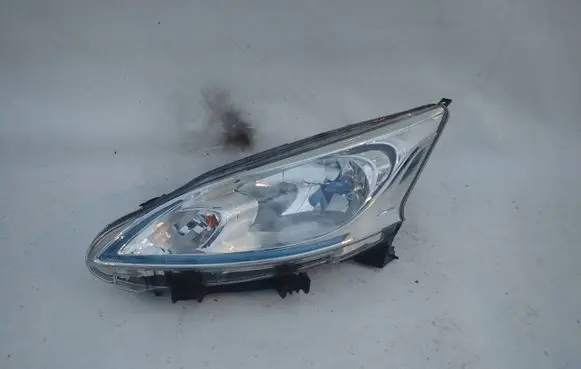 Nissan e-NV200 Headlight/headlamp