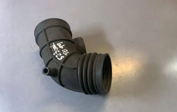 BMW 7 E38 Air intake hose/pipe 1435625