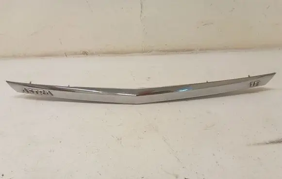 Opel Astra H Tailgate trim 13105814