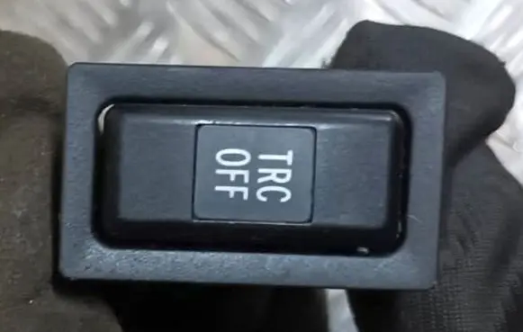Traction control (ASR) switch