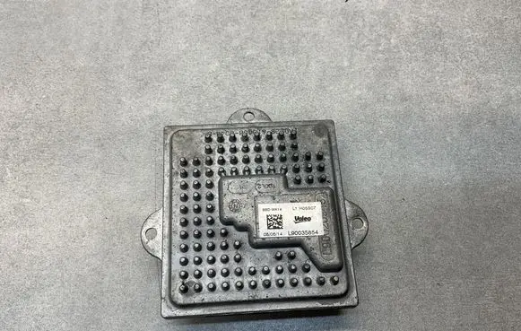 Jeep Grand Cherokee Headlight ballast module Xenon L90035854