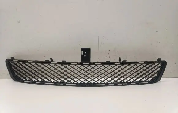 Mercedes-Benz E W212 Front bumper lower grill