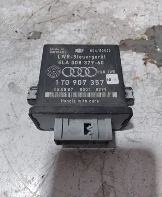 Skoda Octavia Mk2 (1Z) Light module LCM 1T0907357 5LA00837960