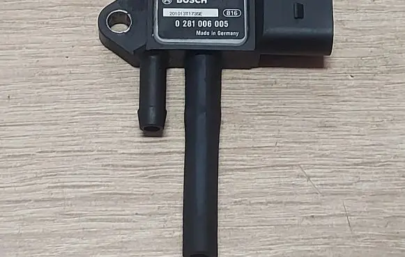 Audi A8 S8 D3 4E Exhaust gas pressure sensor 0281006005