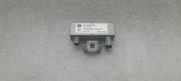 BMW Z4 E85 E86 Aerial antenna amplifier 6912243