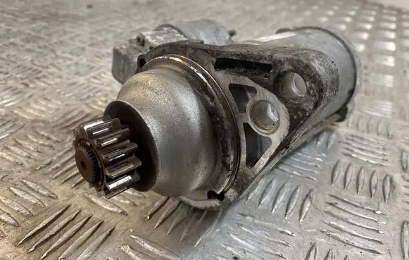 Volkswagen PASSAT B7 Starter motor 02Z911024A ESW20ER121