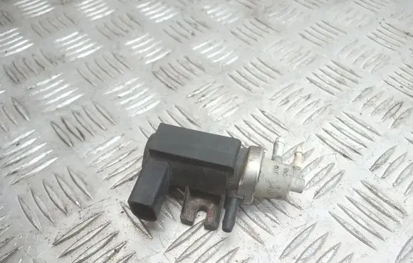 Volkswagen PASSAT B5.5 Turbo solenoid valve 1J0906627A
