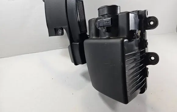 Mazda CX-5 Air filter box PE01133AX
