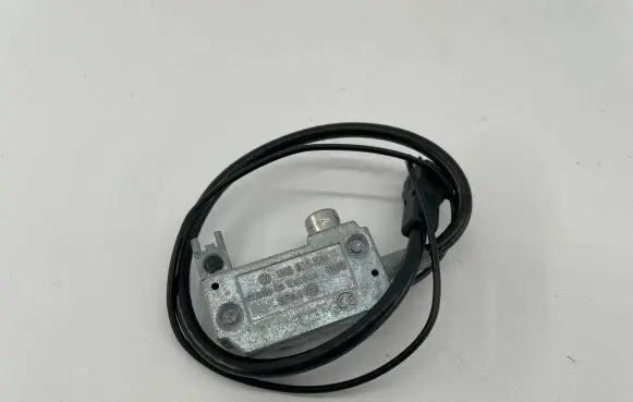 Volkswagen Golf IV Antenna control unit 1H0035551 7691290201