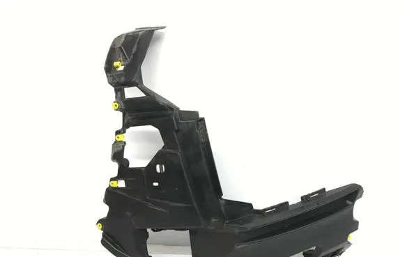 Audi Q7 4M Front bumper mounting bracket 4M0807095G