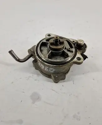 Toyota Corolla E120 E130 Vacuum pump 