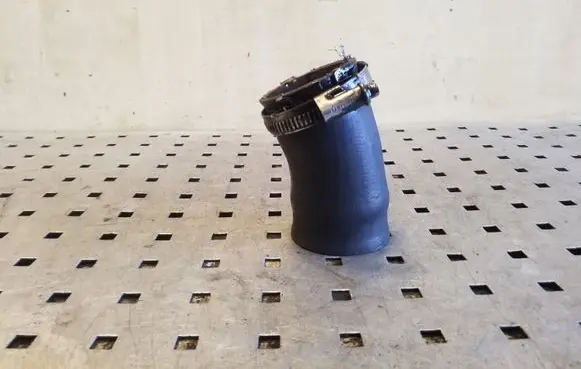 Intercooler hose/pipe