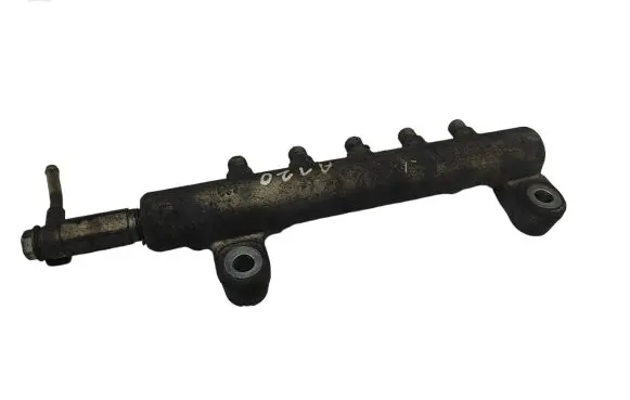 Nissan X-Trail T30 Fuel main line pipe