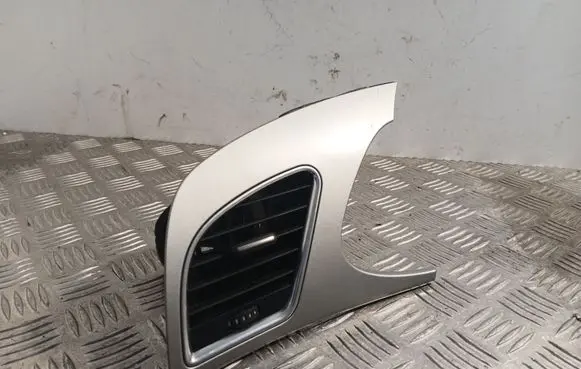 Audi A4 S4 B8 8K Dashboard side air vent grill/cover trim 8K1820901G