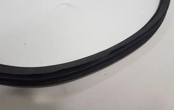 Volvo V40 Front door rubber seal