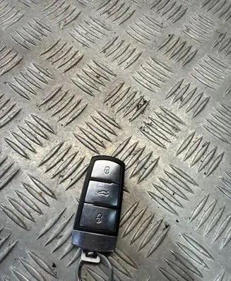 Volkswagen PASSAT B6 Ignition key/card 