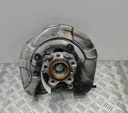 Rear wheel hub