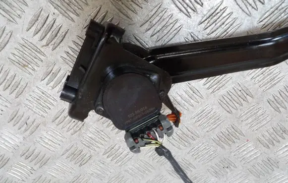 Land Rover Discovery Accelerator throttle pedal 50399016