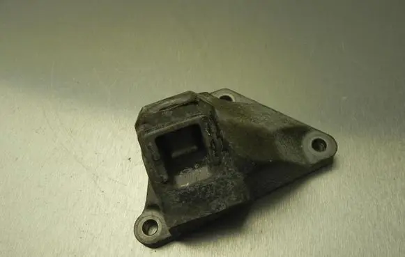 BMW 7 F01 F02 F03 F04 Engine mounting bracket 6775904 VD9396
