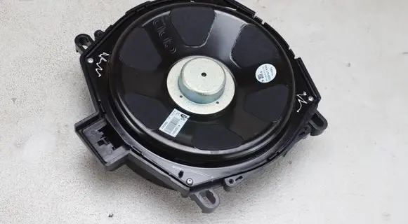 BMW X4 F26 Subwoofer speaker 9297898 65139297898 430407863531