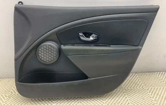 Renault Megane III Front door card panel trim 